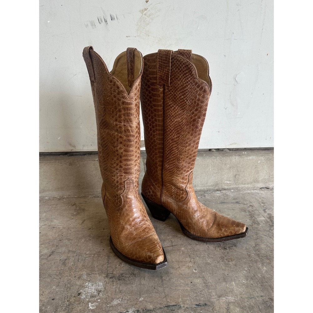 Idyllwind Women's 7 M Strut Western Snip Toe Women's SNAKE PRINT